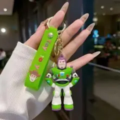 新品 トイストーリー バズライトイヤー キーホルダー ストラップ