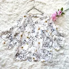 マクロライト　大きいサイズ　ボタニカル柄ブラウス　シャツ【XXL】白　花柄