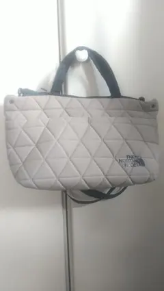 ノースフェイス ジオフェイスボックストートバッグ(購入色表記はカーキ)