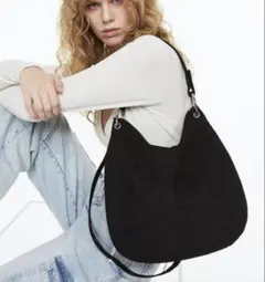 スエード調 ショルダーバッグ ブラック　ZARA H&Mのサムネイル