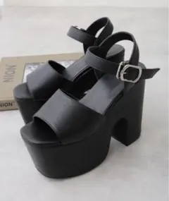 【DEMETER】厚底ソール スクエアトゥ アンクルストラップサンダル