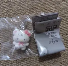 サンリオキャラクターズ　めじるしアクセサリー　ふわふわスノー　ハローキティ