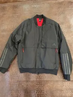 アディダスのブルゾン