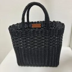 [美品]CHEVERE! チェベレ　チャーム付き　メルカドバッグ　カゴバッグ 美品]CHEVERE! チェベレ チャーム付き メルカドバッグ カゴバッグ