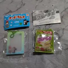 クッピーラムネ　アクリルフォトフレーム　フルーチェ　フリフリマスコット
