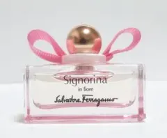 新品未使用 フェラガモ　シニョリーナ イン フィオーレ 5ml オードパルファム