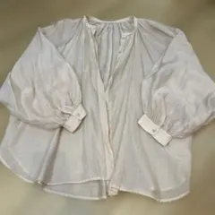 薄いベージュ バルーンスリーブ シャツ　シアーシャツ　アメリカンホリック