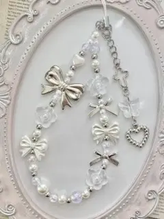 489 シルバー　リボン　ハート　ビーズ　ストラップ　キーホルダー　チャーム