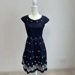 ロイスクレヨン　花柄刺繍ワンピース