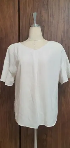 GU ホワイト Vネック フレアスリーブシャツ S