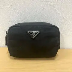 ■ PRADA プラダ 三角ロゴプレート ポーチ メイクポーチ 165