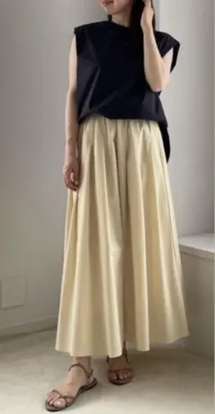 UNFILO FINE MOVE タックフレアスカートのサムネイル
