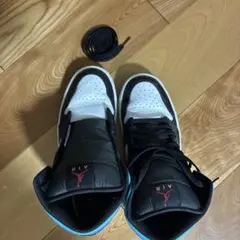 NIKE AIR JORDAN 1 スニーカー