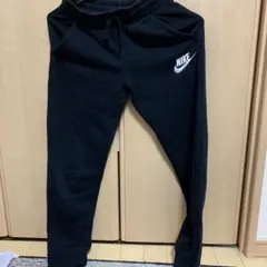 値引き　Nike ブラック スウェットパンツ