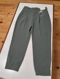 新品】UNIQLO ドレープジョガーパンツ ユニクロ レディース パンツ　L 緑