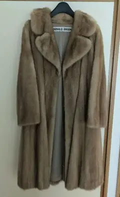 ミンク毛皮ロングコート ムーンバット - メルカリ