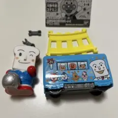 あつまれ アンパンマン しょくぱんまん サッカー 食玩 キャラレール ガチャ