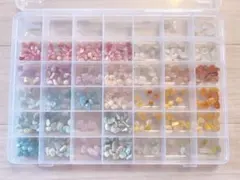 【美品】天然石　さざれ石小粒セット　ケース付き　まとめ売り　端材　パステルカラー