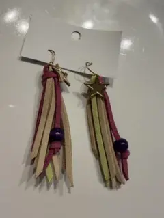 フリンジピアス 星型チャーム付き