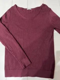 バーガンディ リブ編み Vネックセーター　L