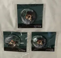 中国　海外　進撃の巨人　リヴァイ　缶バッジ