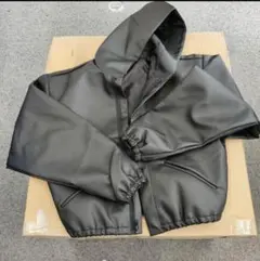 フード付き黒合成皮革ジャケット サイズ（2）