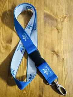 adidas ネックストラップ