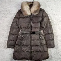 美品 PRADA ダウンコート Aライン ベルト付き フォックスファー Lのサムネイル