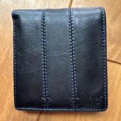 黒いレザー二つ折り財布　Lee