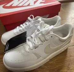 Nike 白スニーカー　23.5-24.0cm