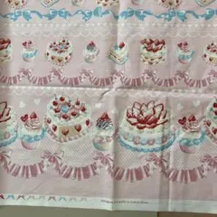 生地　はぎれ　ケーキ柄　クラシカルモダン