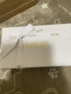 Dior ギフトボックス ホワイト