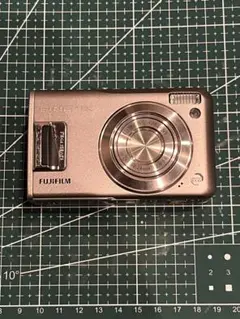 動作確認済 FUJIFILM FinePixF31fd デジタルカメラ本体のみのサムネイル