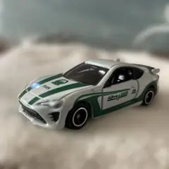 トミカ トヨタ 86 パトカー ドバイ仕様