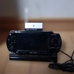 PSP 2000本体、PSP用ワンセグチューナー、専用スタンド、充電ケーブル