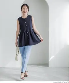 coca パールボタンスポンディッシュペプラムベスト　ネイビーL