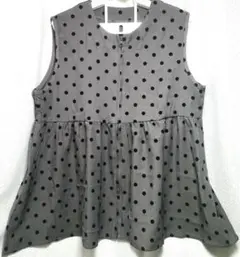 新品未使用　ドットノースリーブペプラムジップアップベスト　グレー
