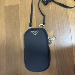 PRADA ブラック スマホショルダーバッグ