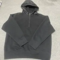 ブラック フロントジッパー パーカー