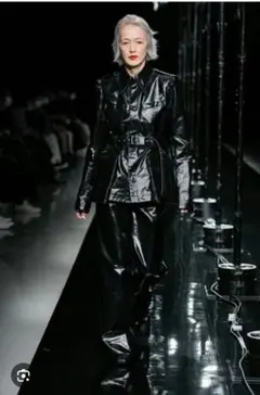 入手困難　バーバリーロンドン　オールキルティングレザー　エナメルトレンチコート黒 2025年最新】トレンチコート エナメルの人気アイテム - メルカリ