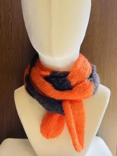 オレンジとグレーのストライプスカーフ