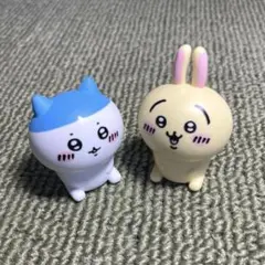 ちいかわ　フィギュア　前髪ぱっつんのハチワレ　うさぎのサムネイル