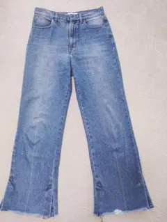 美品 シンプリシテェ フレアデニムパンツ ライトブルーのサムネイル