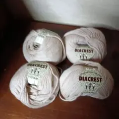 DIACREST ウール100％　50g× 4玉