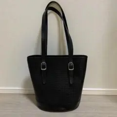 i santi (イサンティ)本革バケツ型バック