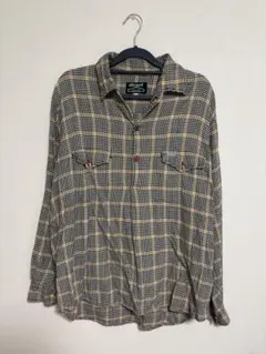 プルオーバーシャツ