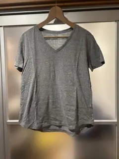 GUグレー Vネック Tシャツ