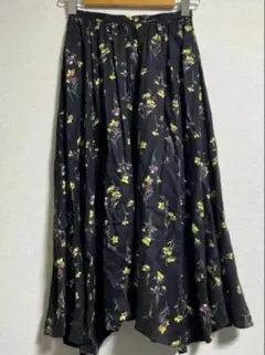 SACRA サクラ　19ss フラワープリント アシンメトリースカートのサムネイル