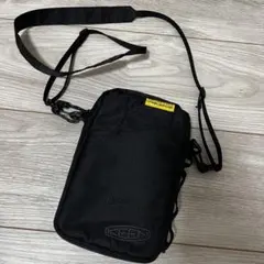 ★aaayさま専用★ KEEN ブラック スマホショルダーバッグのサムネイル