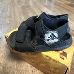 adidas ベビーサンダル 黒　13㎝